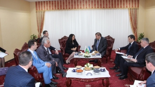 Узбекистан с интерес към наши текстилни и фармацевтични технологии