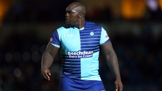 Култовият нападател на нискоразредния Уикъмб Уондърърс Адебайо Акинфенва