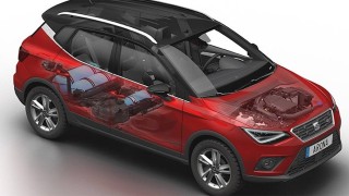 Испанската марка Seat представи нова версия на кросоувъра Arona с