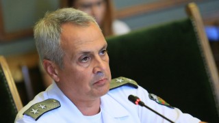 Служебният кабинет предлага вицеадмирал Митко Петев да бъде освободен от