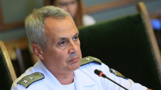 Кабинетът предлага военният представител в НАТО Митко Петев да бъде освободен