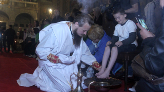 С ритуал в "Св. А. Невски" напомниха за смирението на Христос