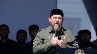 Рамзан Кадиров приветства под знамето на "Ахмат" 3000 вагнеровци