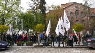 С викове Оставка България и Ние сме на протеста заради