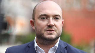 Някой е направил фалшив профил във Фейсбук с имената и