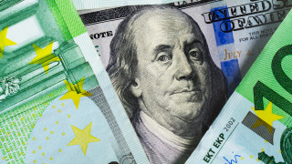 Украйна започва да обмисля отказ от щатския долар като евентуално