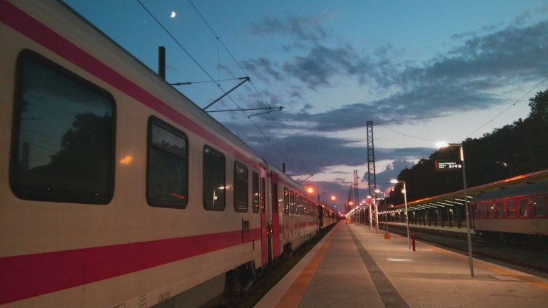 БДЖ ще осигури допълнителен нощен влак, който ще пътува през