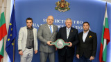  Министър Кралев се срещна с Владимир Лаптев, член на УС на Световния боксов съвет (WBC) 