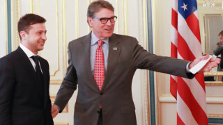 Двама политически поддръжници на американския министър на енергетиката Рик Пери