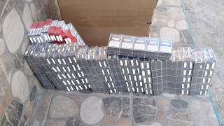 Екип на Икономическа полиция е хванал в 09 20 часа тази сутрин 49 годишна