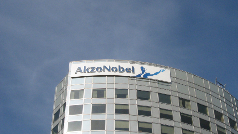 Производителят на бои Akzo Nobel отхвърли сделка за $29 милиарда