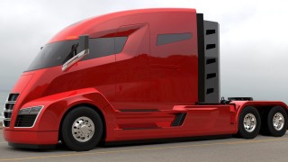Илън Мъск потвърди, че Tesla работи върху още един електрически камион