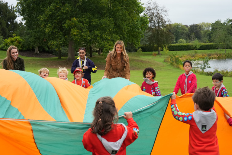 Двете се забавляваха същински