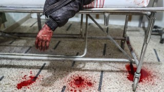 Десетки хиляди хора бягат след офанзива на сирийските правителствени сили