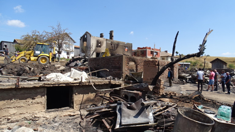 Описват щетите след пожара в село Кръстава