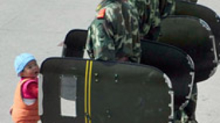 Китайци признаха, че са наранили 4 тибетци "при самозащита"