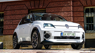 Гейм, сет, Renault 5 Roland-Garros – да си шампион и на корта, и извън него