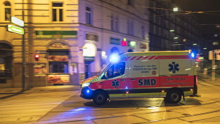 Австрия задължава хората да носят маски в магазините