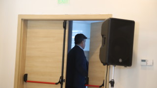 Президентът на БФС в оставка Борислав Михайлов се шмугна през