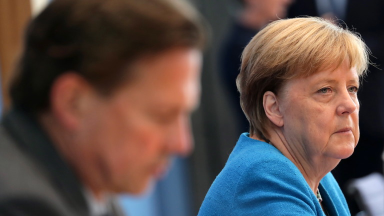 Меркел предупреди: Борбата с коронавируса ще е по-трудна през есента и зимата