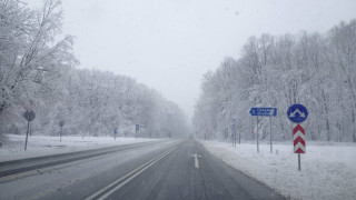 700 машини чистят снега по пътищата у нас