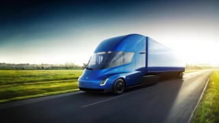 Най-голямата логистична компания в света стана клиент на Tesla
