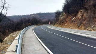 Укрепено е свлачище при 107 мия километър на пътя между Елена