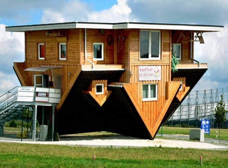 he Upside-Down House, Германия 