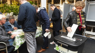 Европейските избори започнаха официално с отварянето на изборните секции в