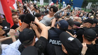 Пореден протест срещу спорния закон за реформа на Върховния съд се