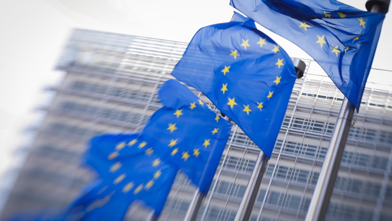 Европейската комисия (ЕК) ще удължи мерките, даващи права на украинските
