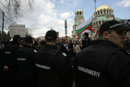 Част от протестиращите си намериха партия за изборите