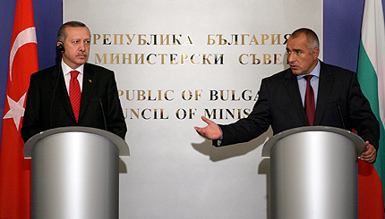 Арменци: Не премиерът, народът трябва да реши за Турция и ЕС