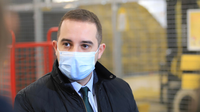 Разпределиха 62 010 дози от ваксината на "Пфайзер", половината са за личните лекари