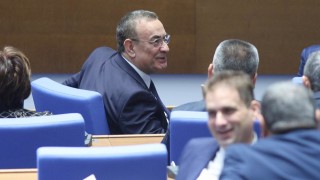 Вътрешнопартийните напрежения в ДПС и отделните парламентарни групи се пренесоха