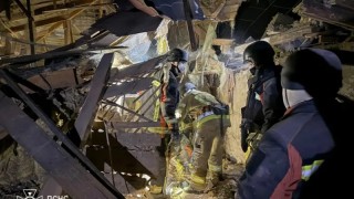 Руснаците хвърлиха управляеми бомби върху Изюм