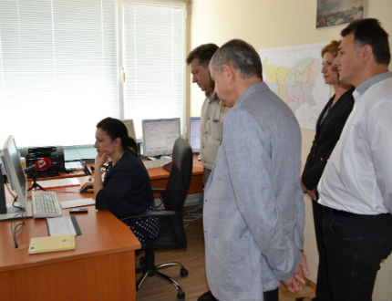 Денонощен център към 112 приема сигнали за незаконна сеч 