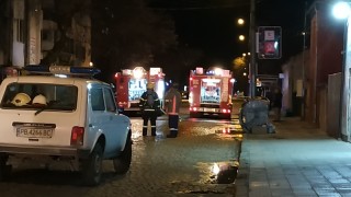 Пожар в пловдивски магазин за пиротехника