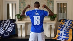 Ашли Йънг официално се присъедини към Евертън