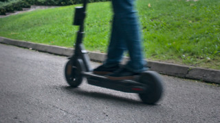 25 годишен мъж с тротинетка блъсна възрастна жена в Русе съобщава