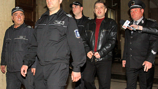 Сантиров е знаел, че нарушава закона, обяви съдът и го остави в ареста