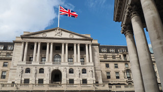 Банката на Англия обявява нови стимули за 100 млрд. паунда 