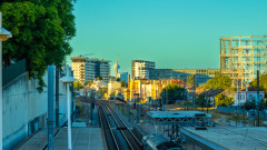 Защо забраните за краткосрочни наеми не охлаждат цените на жилищата? Поуки от Лисабон до Атина