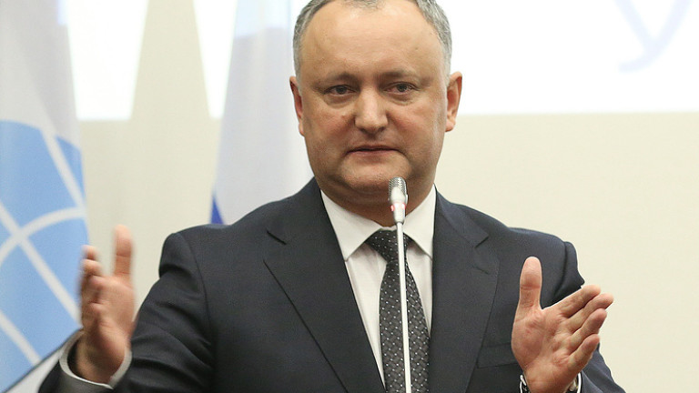 Западът е в основата на конфликта между президента на Молдова