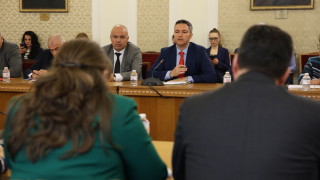 ГЕРБ проведе втората поред среща с парламентарно представените партии извън