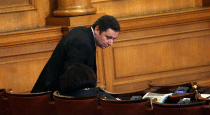 Алисия скочи срещу пиратството