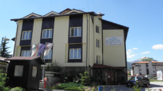 Замърсена със стафилококи храна натровила децата в хотела в Банско