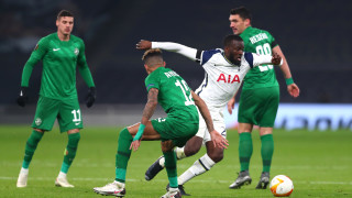 Наполи привлече полузащитника на Тотнъм Танги Ндомбеле 25 годишният французин пристига в