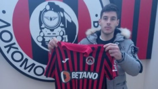 Локомотив София привлече хърватския полузащитник Фране Чиряк който подписа договор с