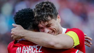 Трима футболисти на ЦСКА висят с картони за гостуването на